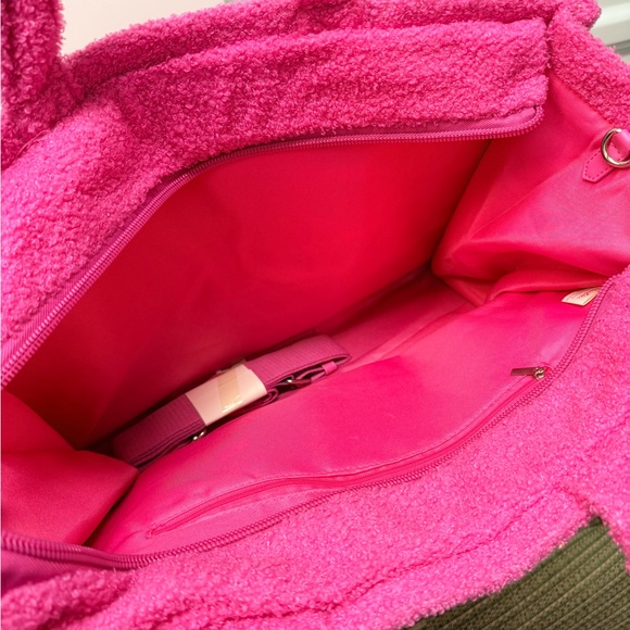 Large Barbie Fuchsia Travel Tote with Gold Logo - Picture 3 of 3